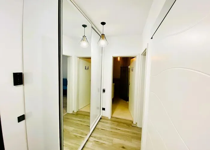 Blue Plaza Studio Apartment Bucharest